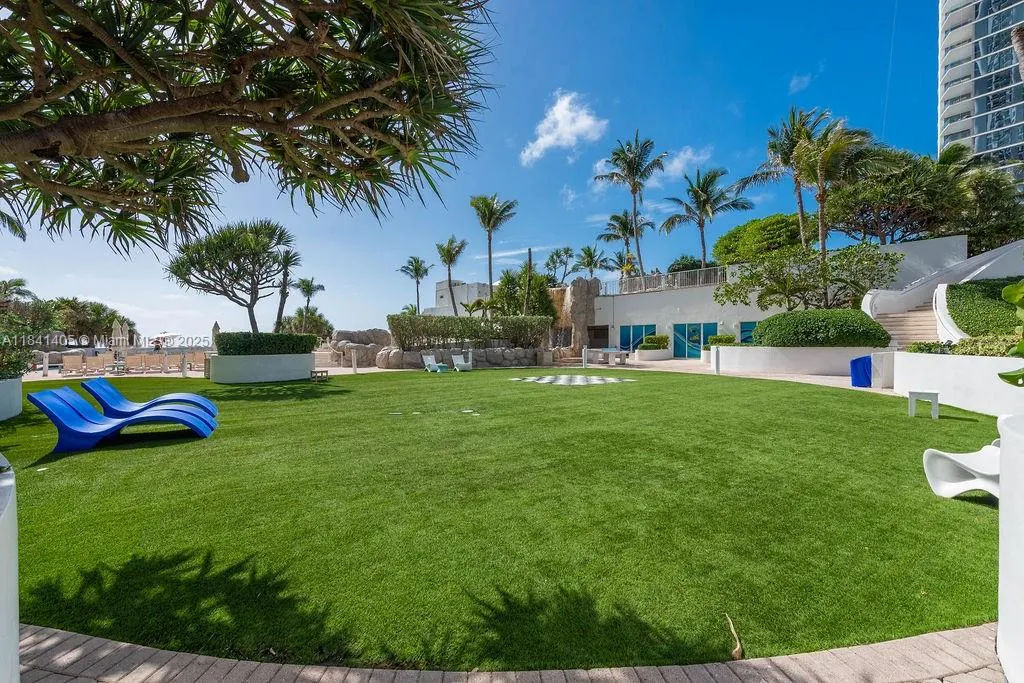 18101 Collins Ave, #4601