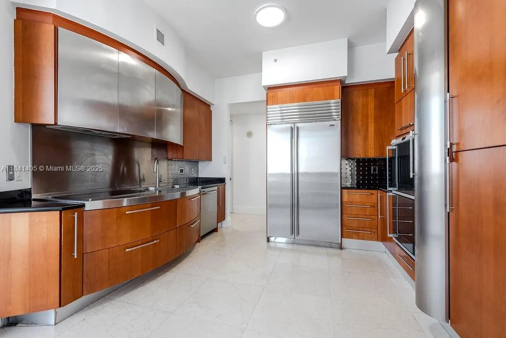 18101 Collins Ave, #4601