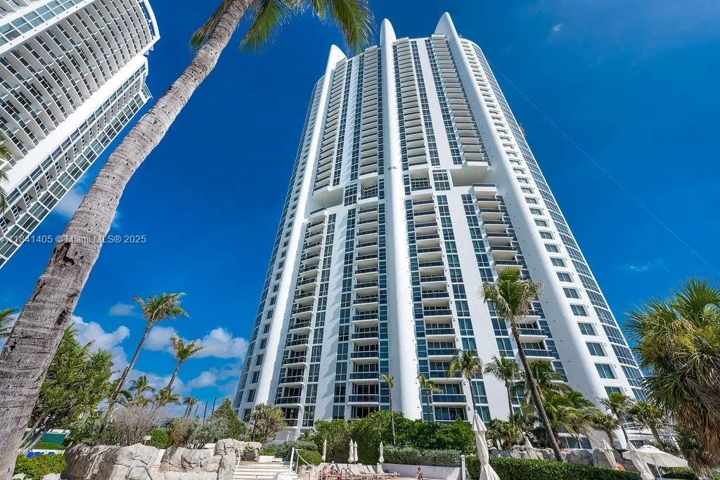 18101 Collins Ave, #4601