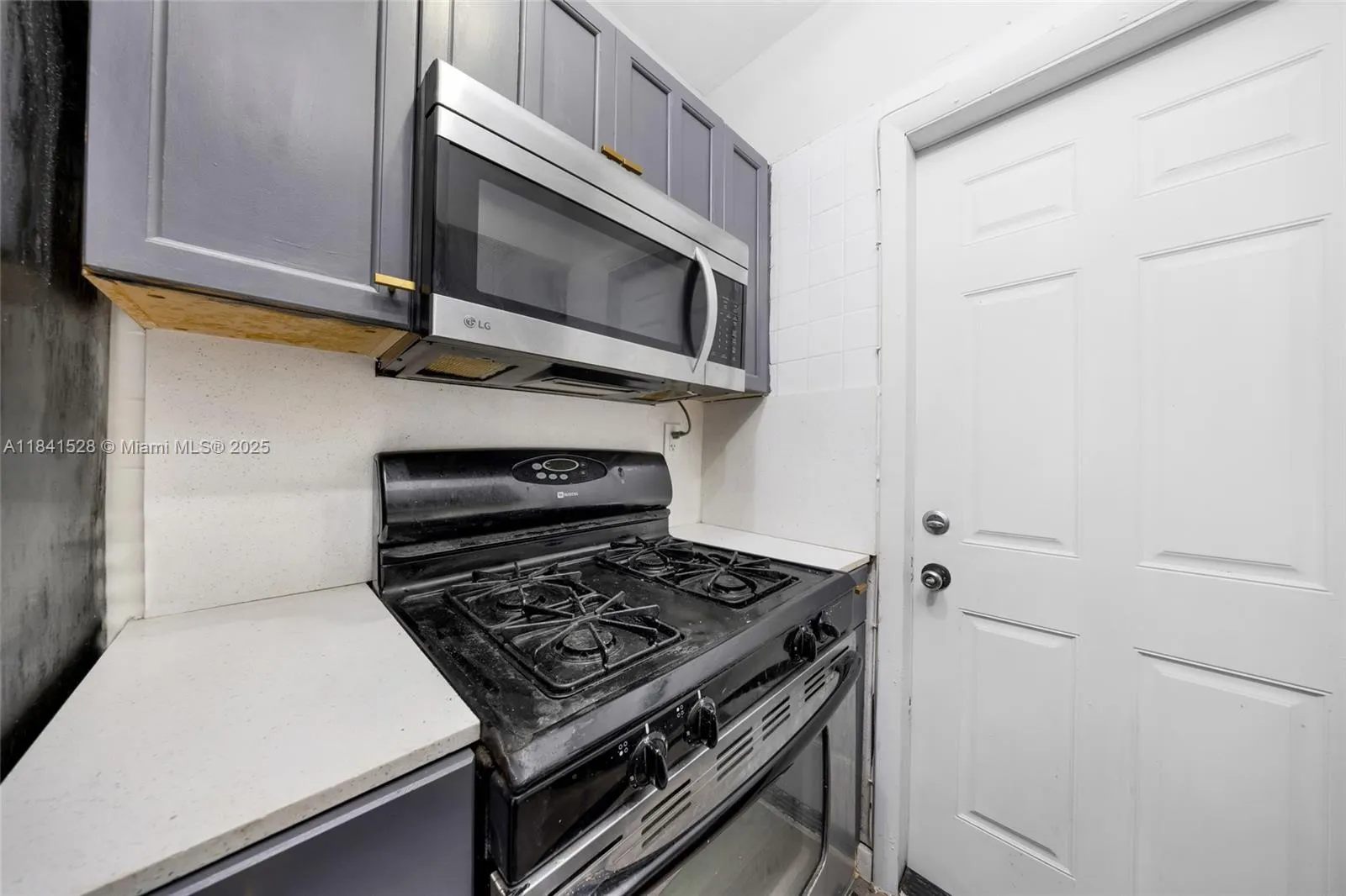 7720 Harding Ave, #3