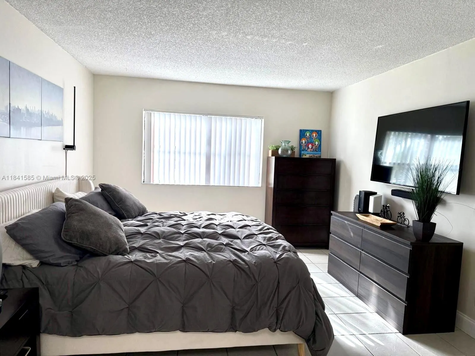 210 Lakeview Dr, #102
