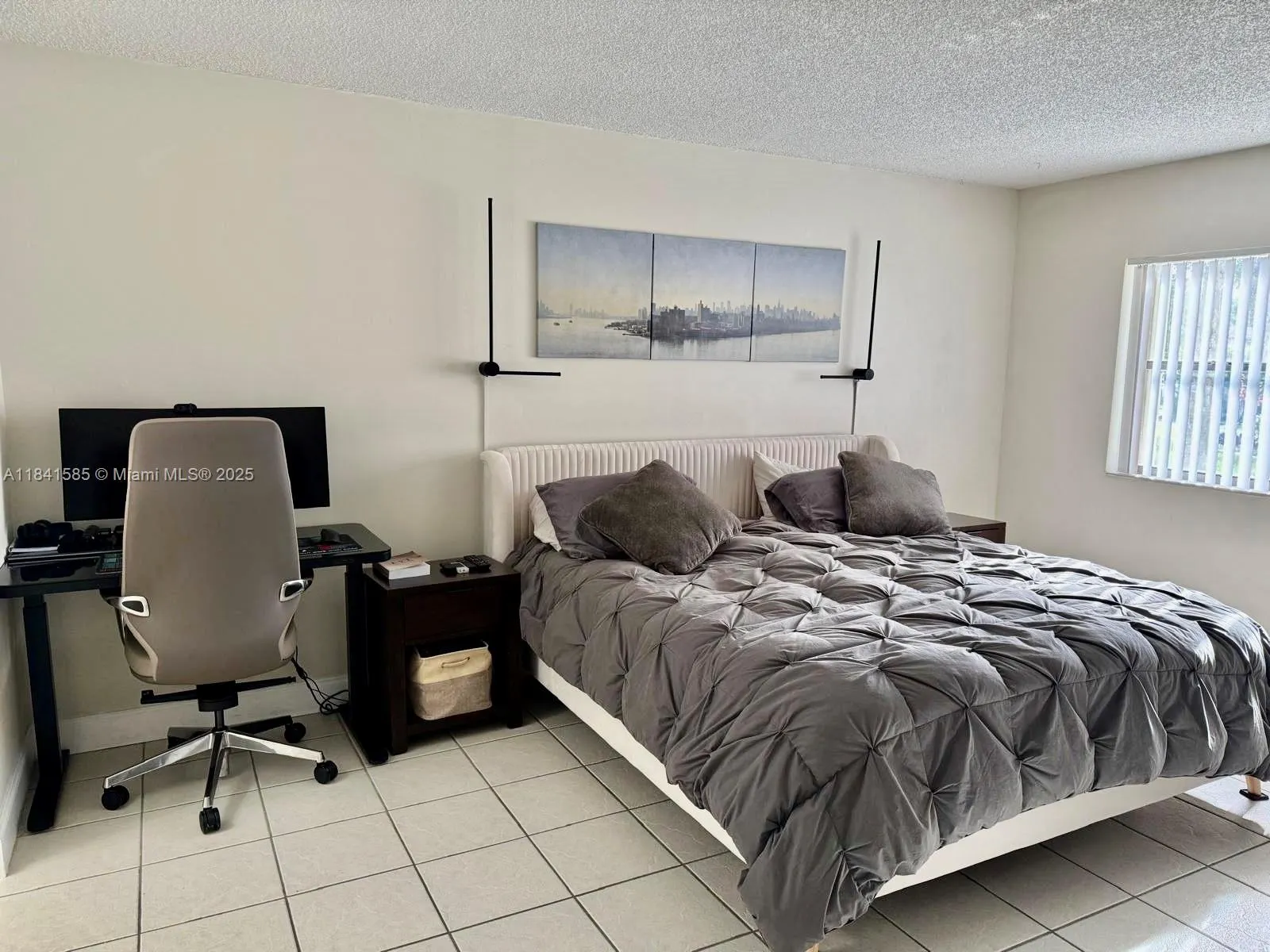 210 Lakeview Dr, #102