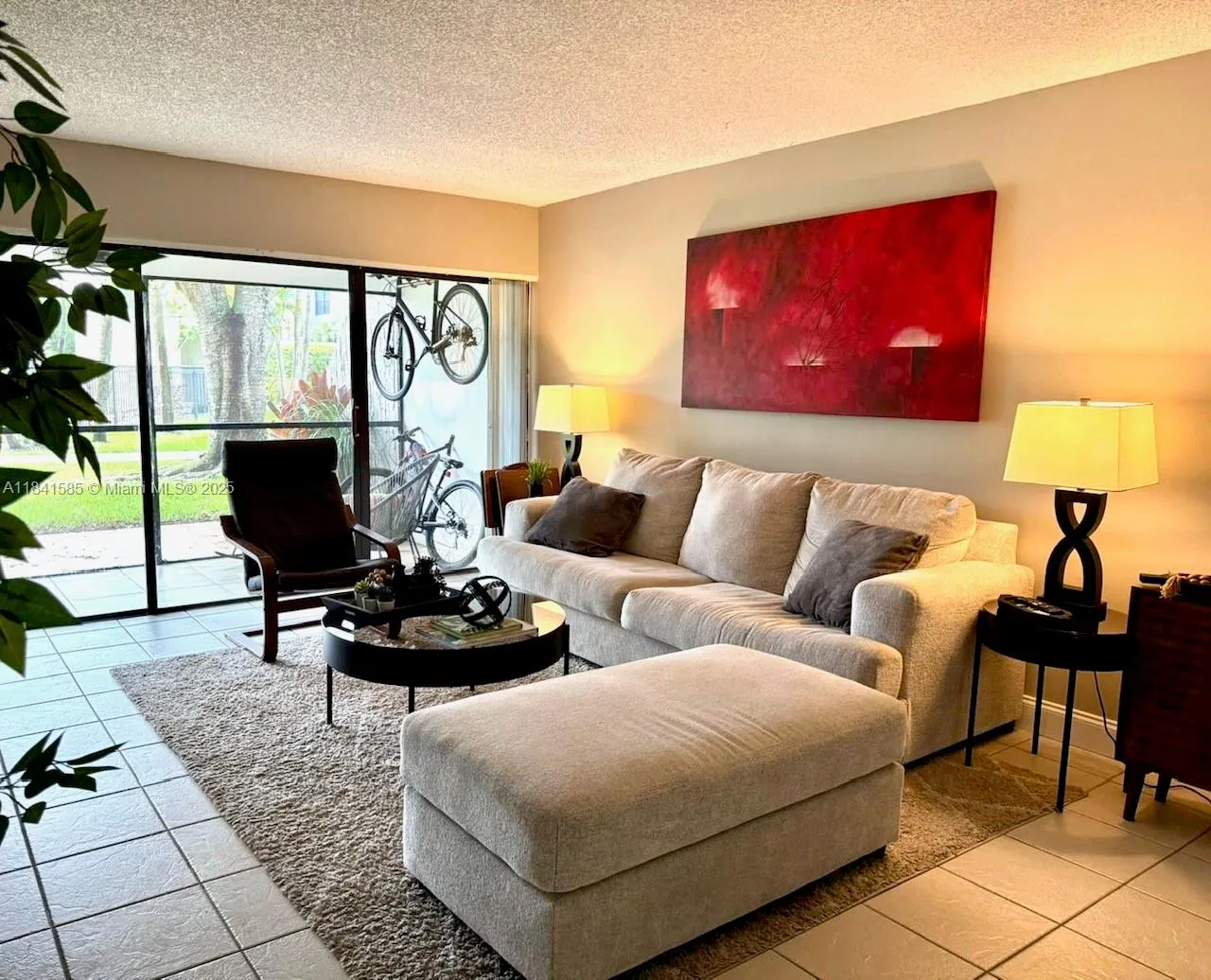 210 Lakeview Dr, #102