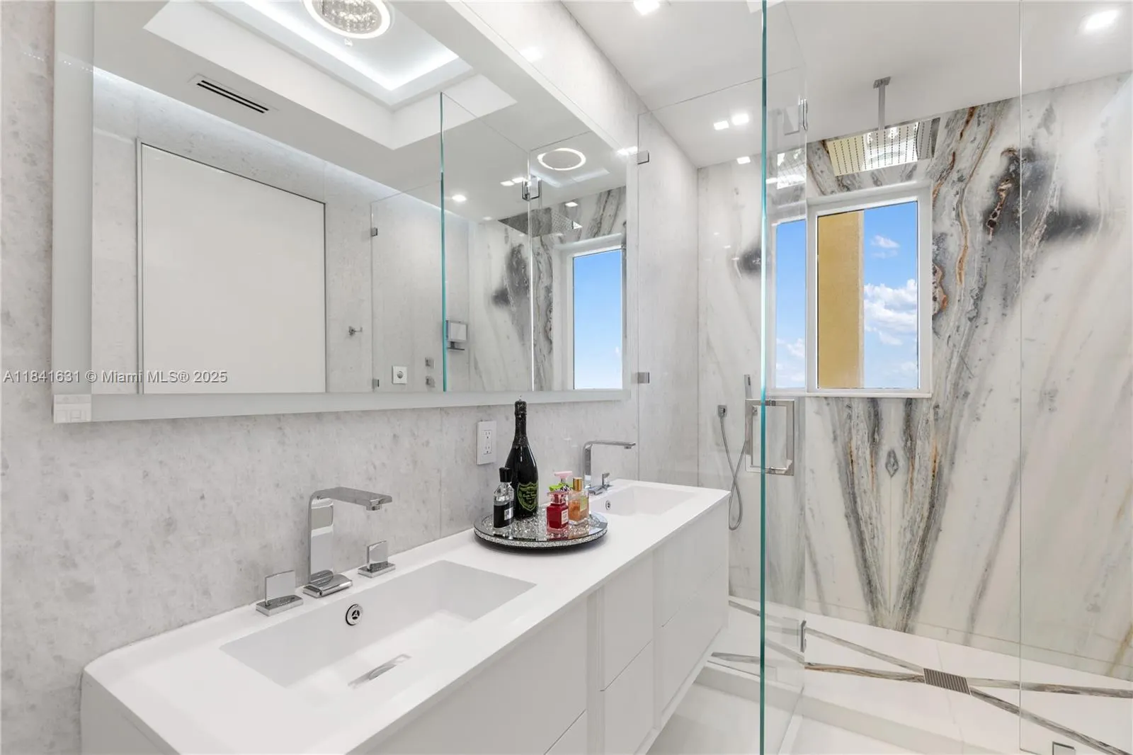 17875 Collins Ave, #PH4701