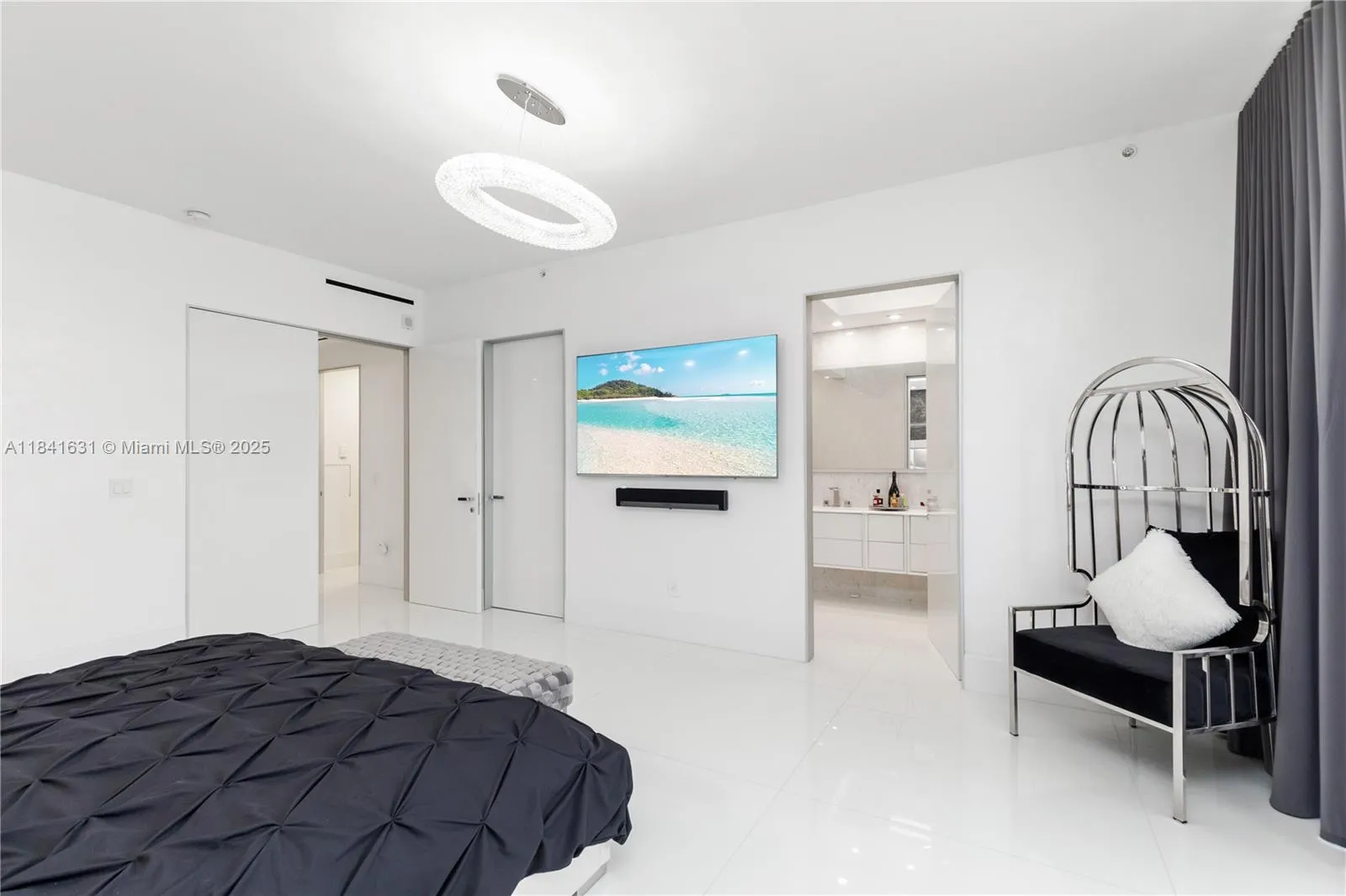 17875 Collins Ave, #PH4701