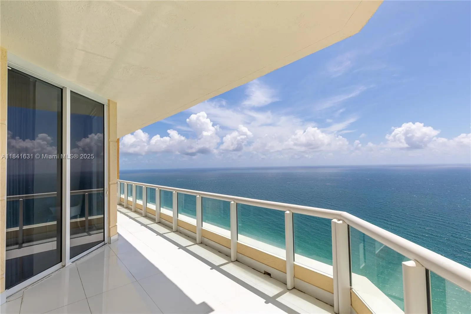 17875 Collins Ave, #PH4701