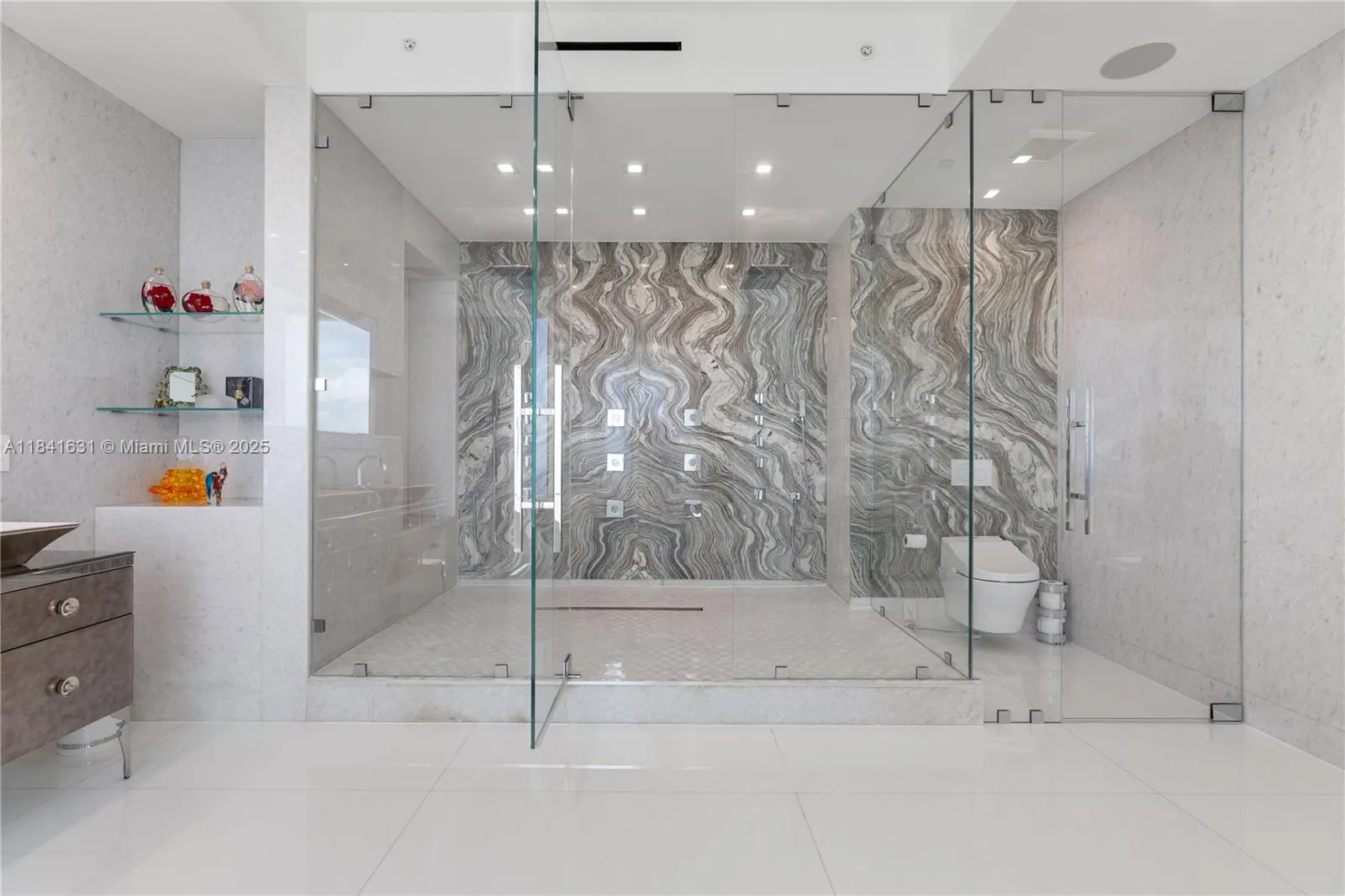 17875 Collins Ave, #PH4701
