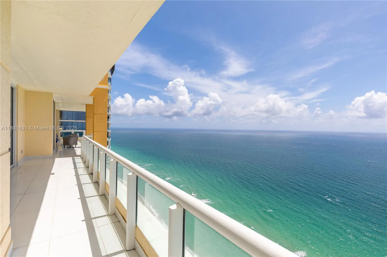 17875 Collins Ave, #PH4701