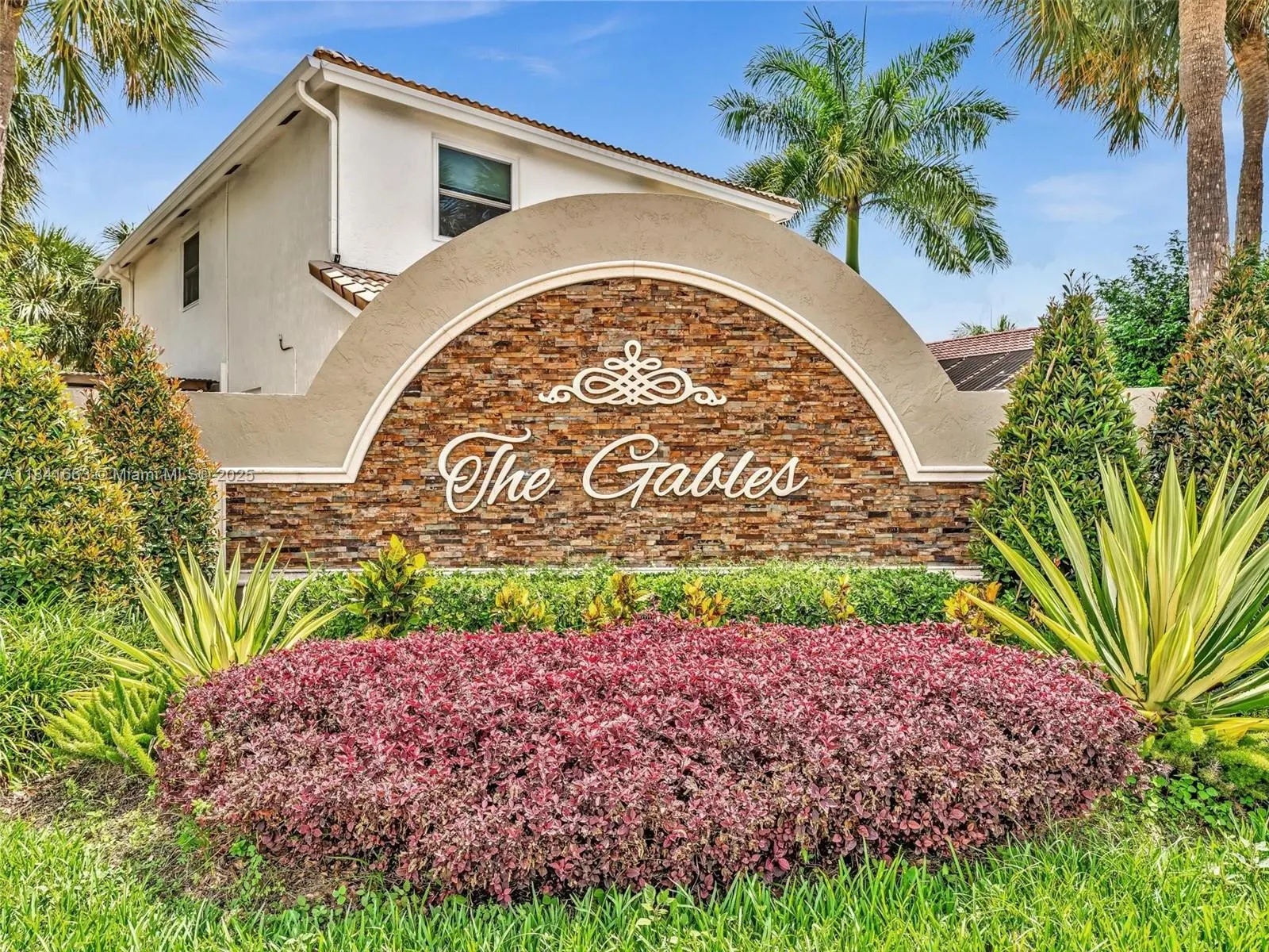 102 Gables Blvd
