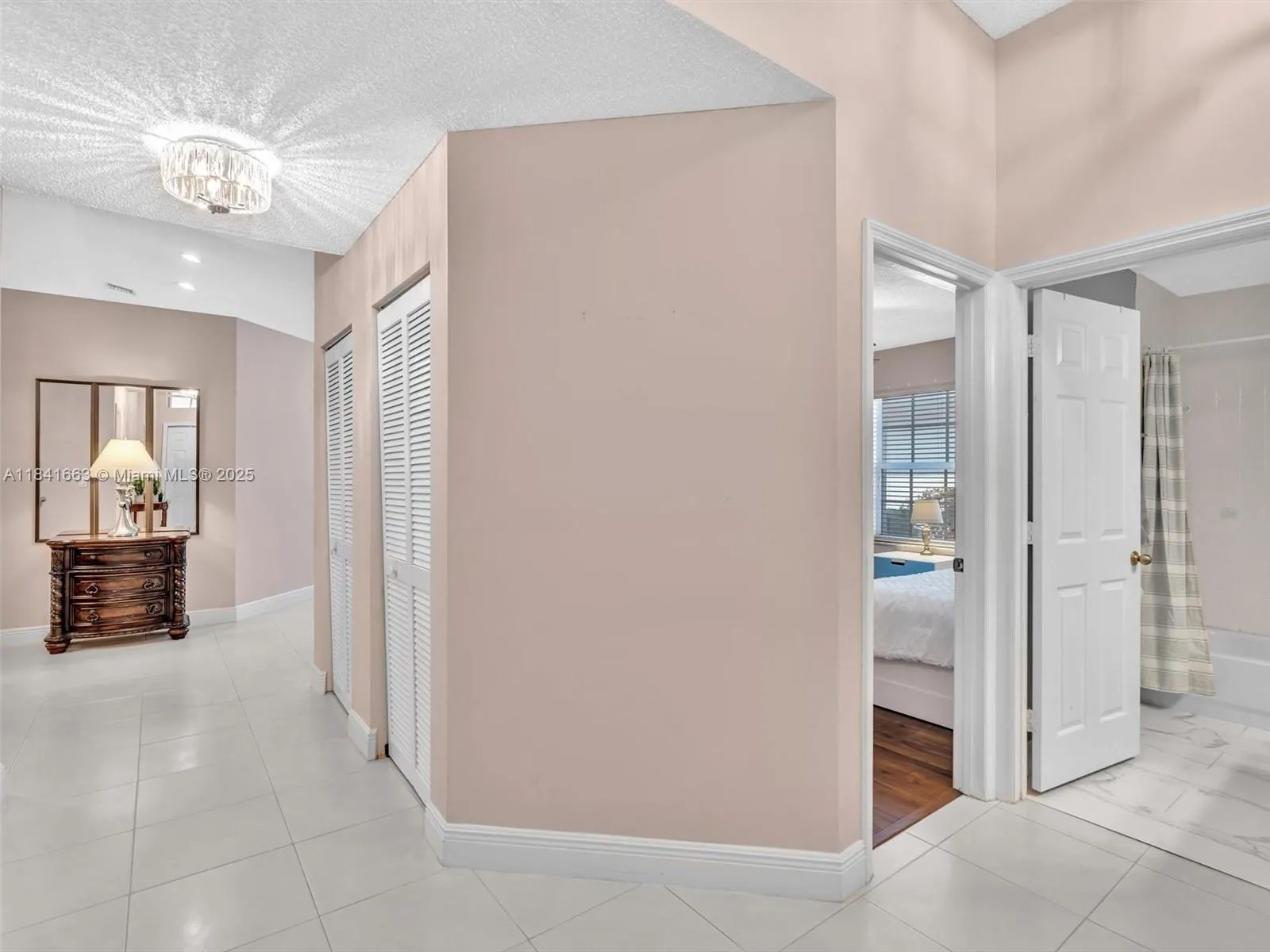 102 Gables Blvd