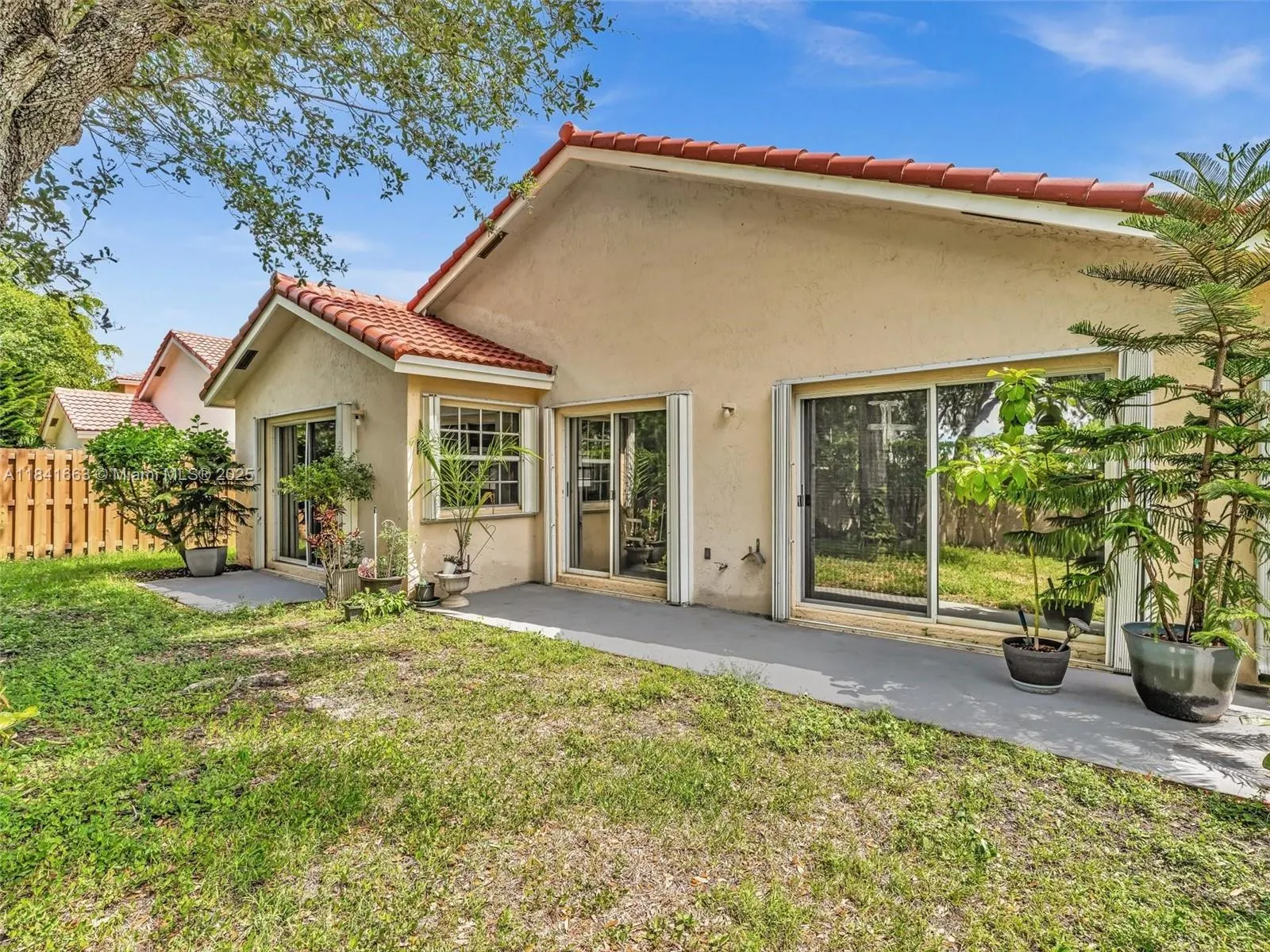 102 Gables Blvd