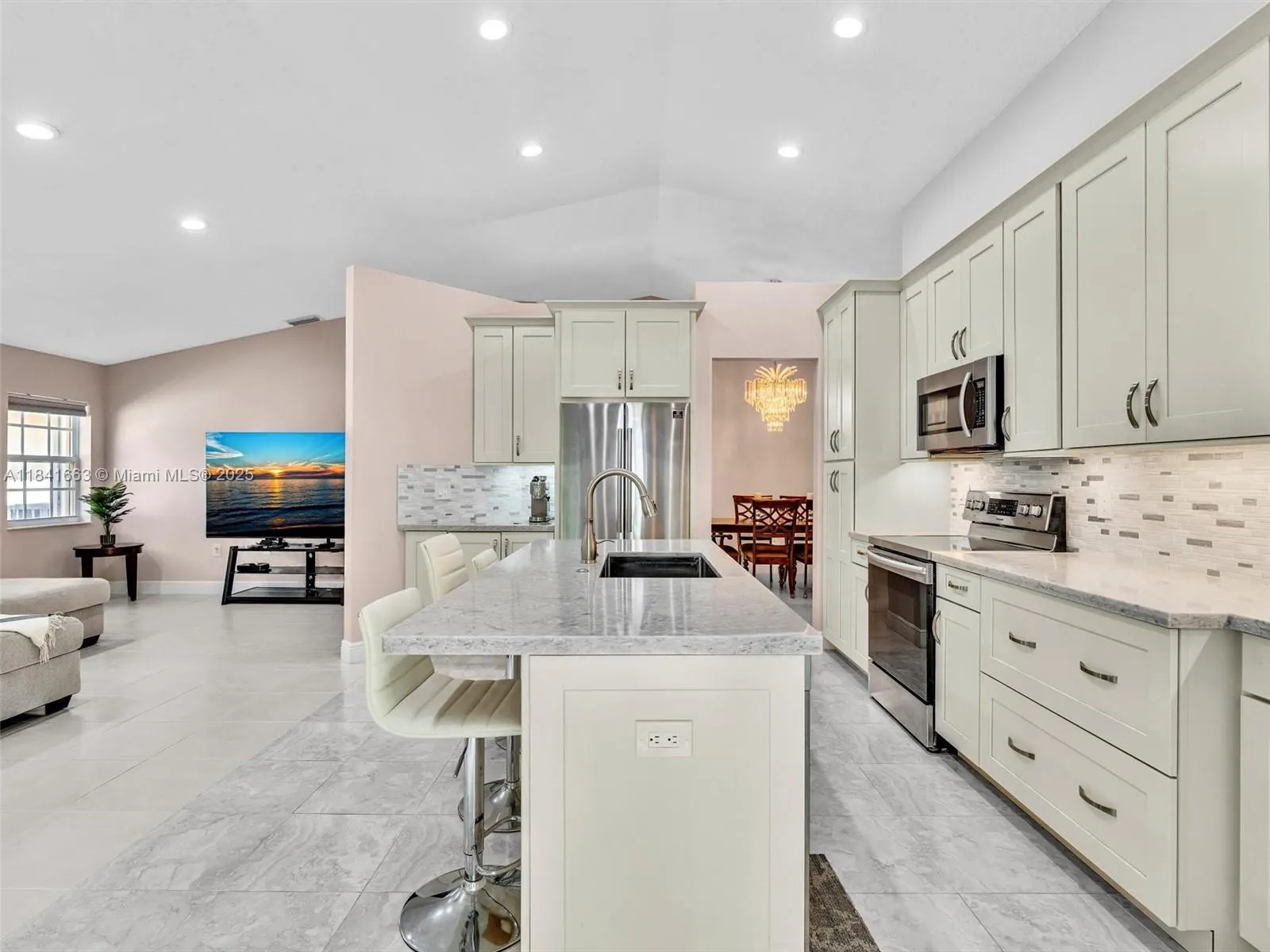 102 Gables Blvd