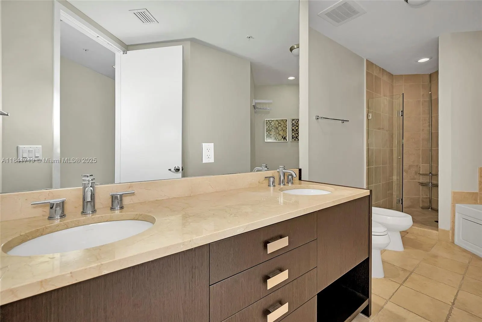 18201 Collins Ave, #4009A