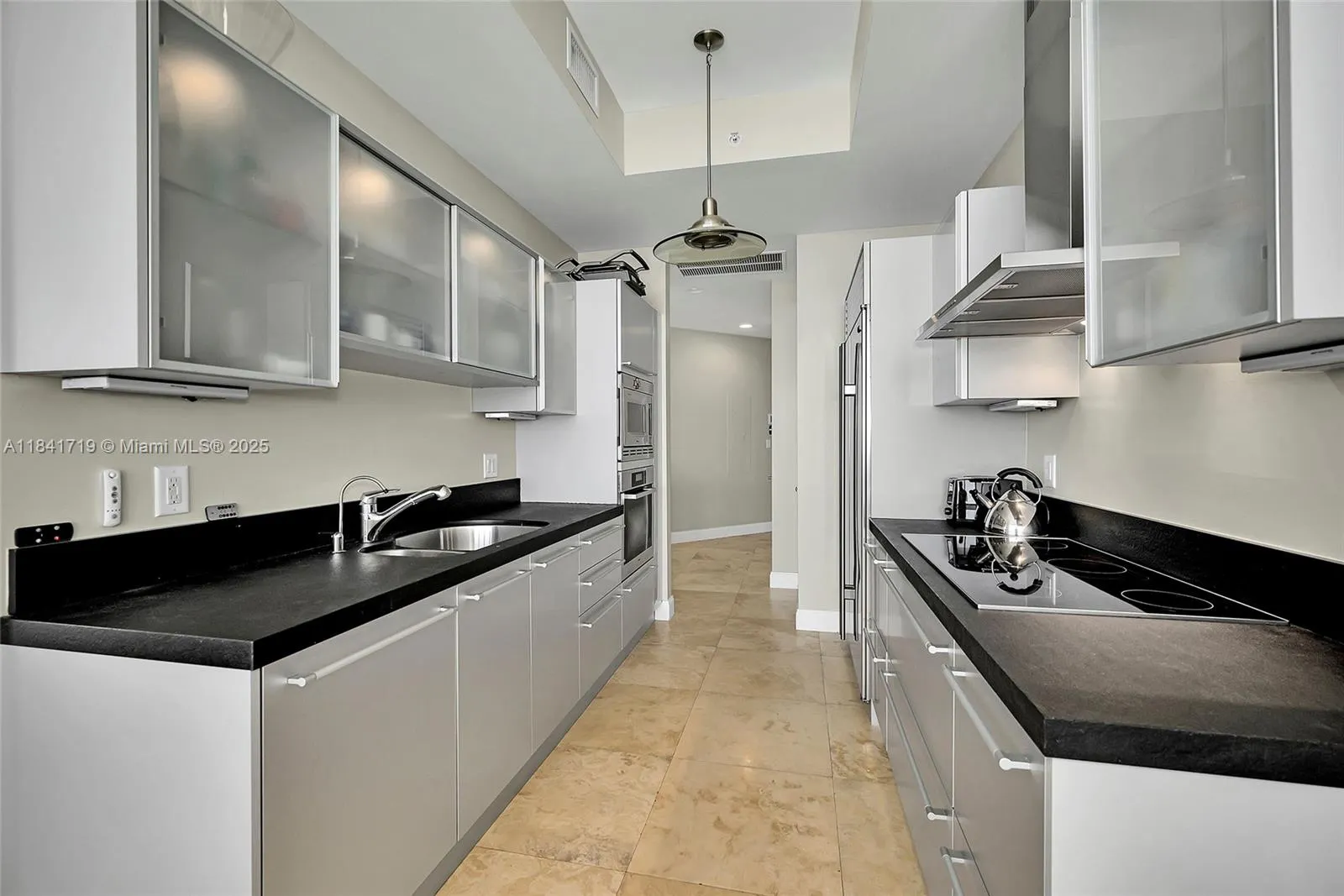 18201 Collins Ave, #4009A