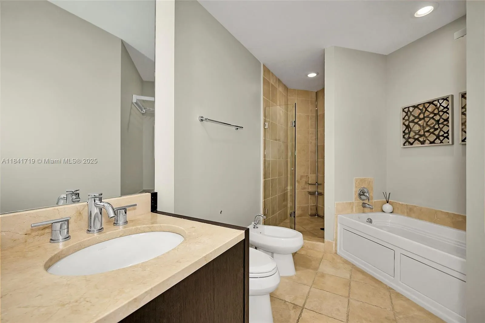18201 Collins Ave, #4009A