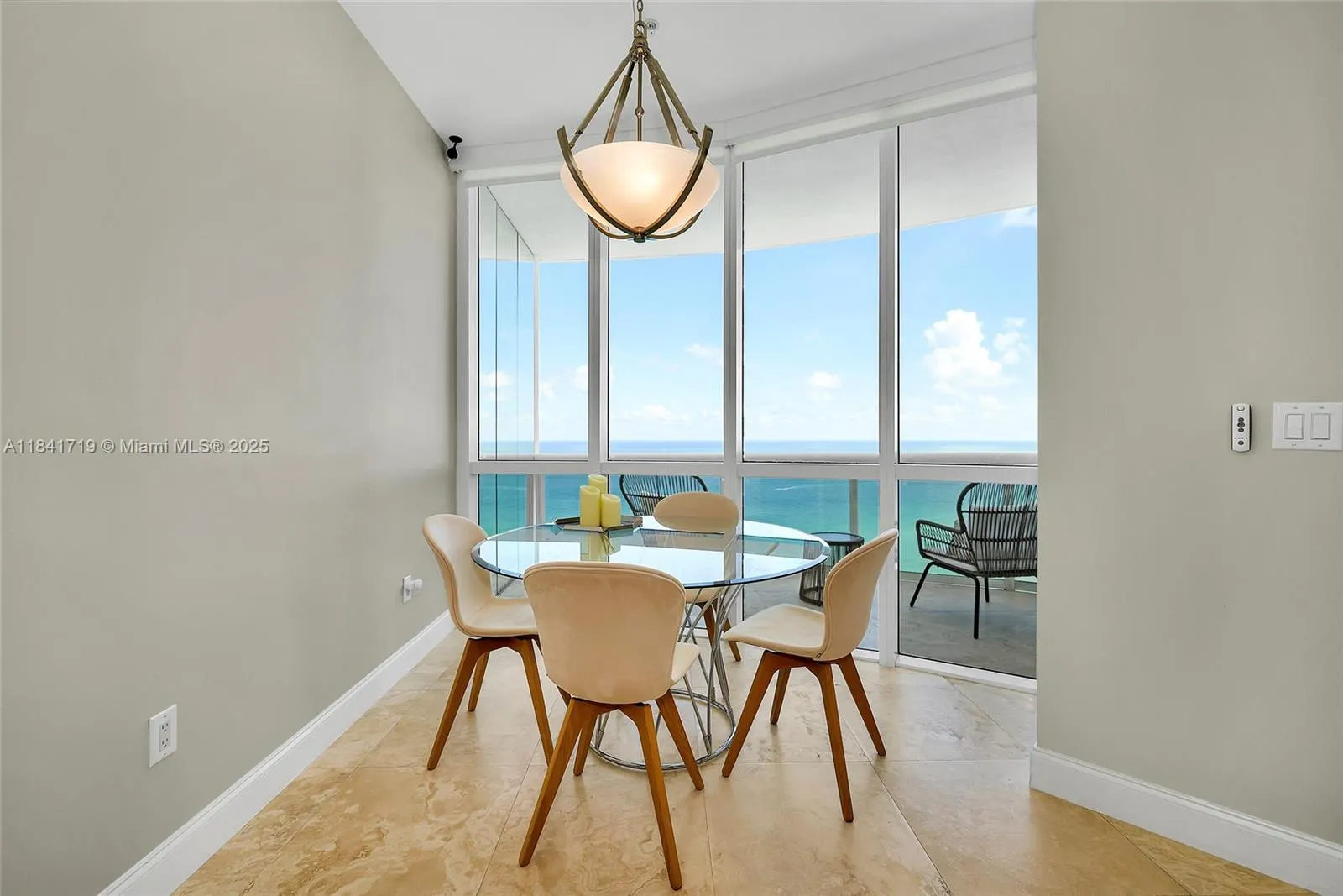 18201 Collins Ave, #4009A