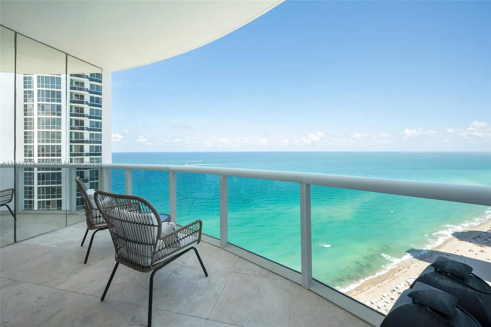 18201 Collins Ave, #4009A