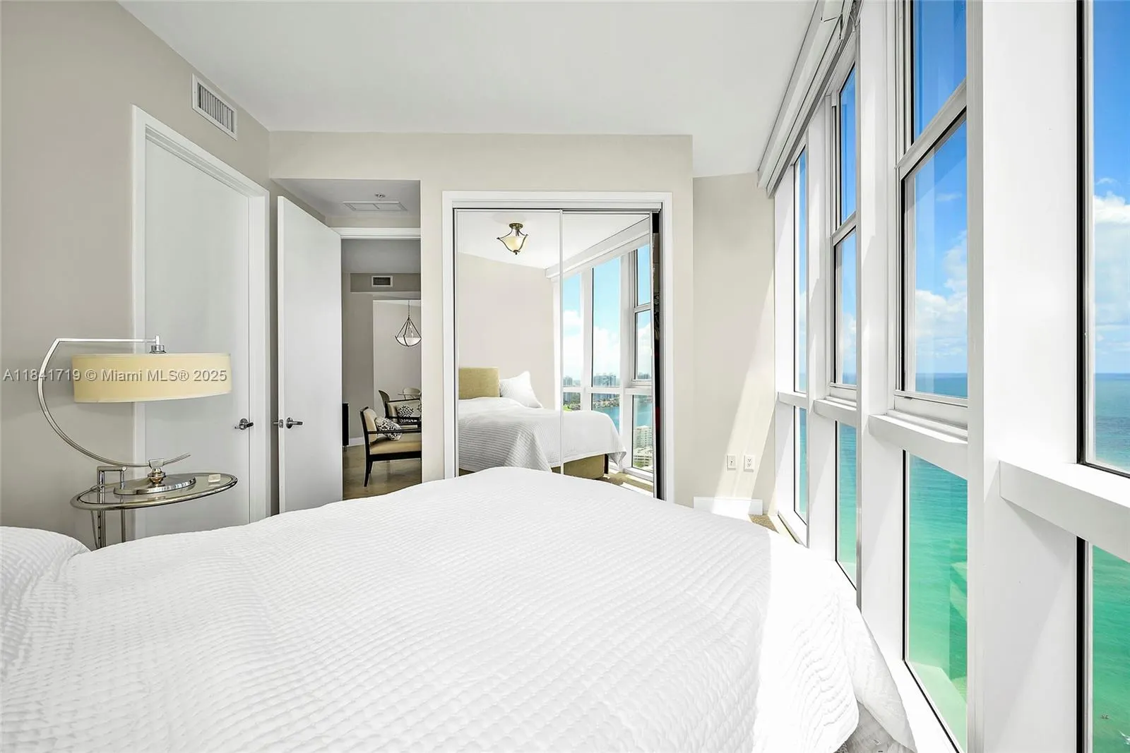 18201 Collins Ave, #4009A