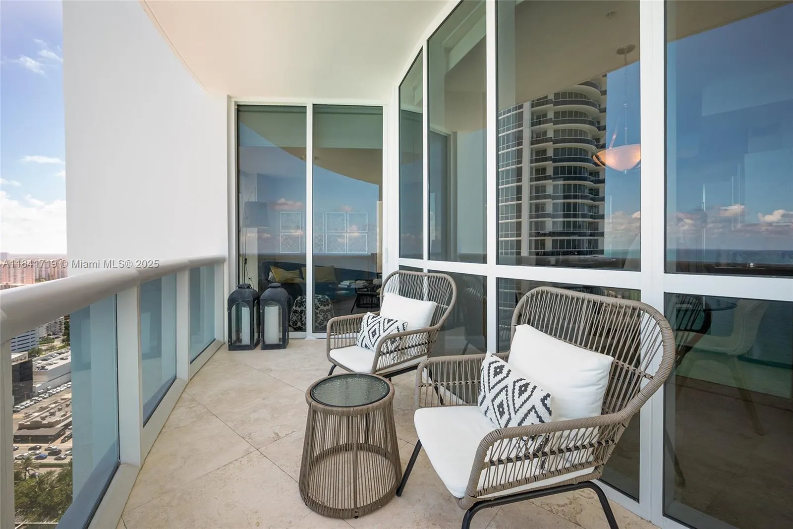 18201 Collins Ave, #4009A