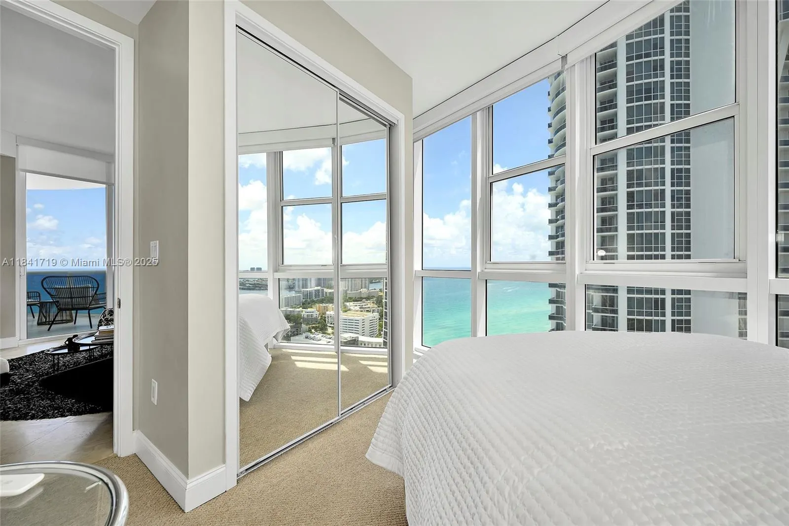 18201 Collins Ave, #4009A