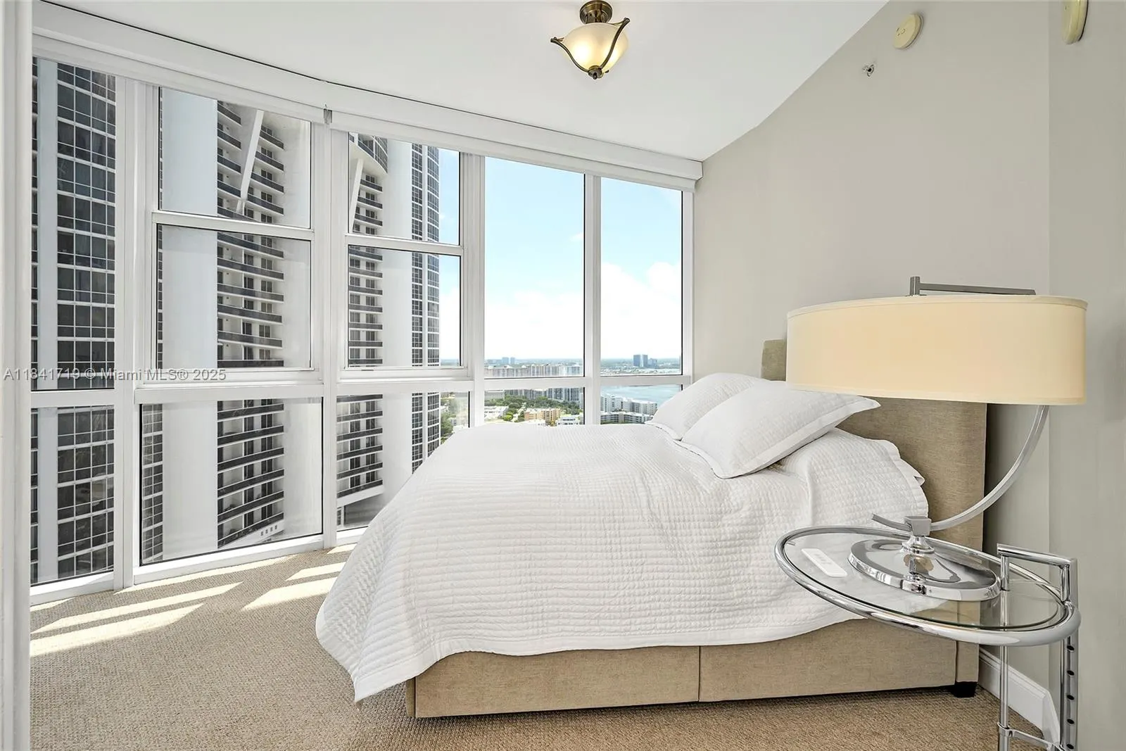 18201 Collins Ave, #4009A