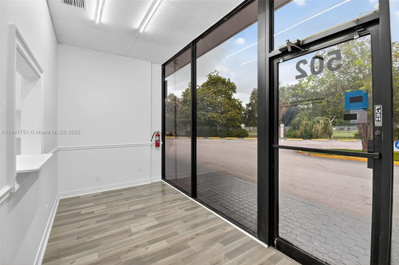 3801 N University Dr, #502