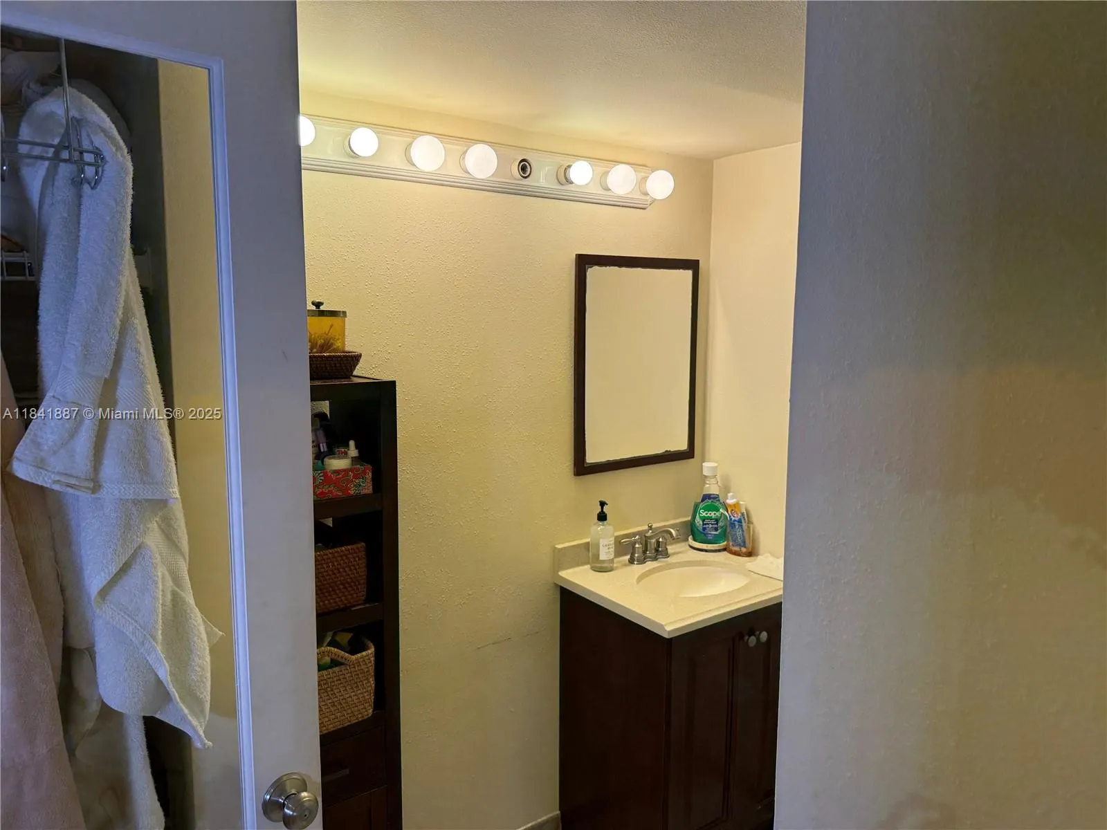 6800 Cypress Road, #103