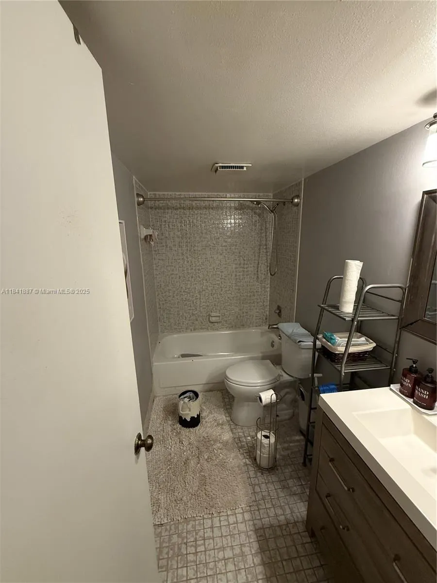 6800 Cypress Road, #103