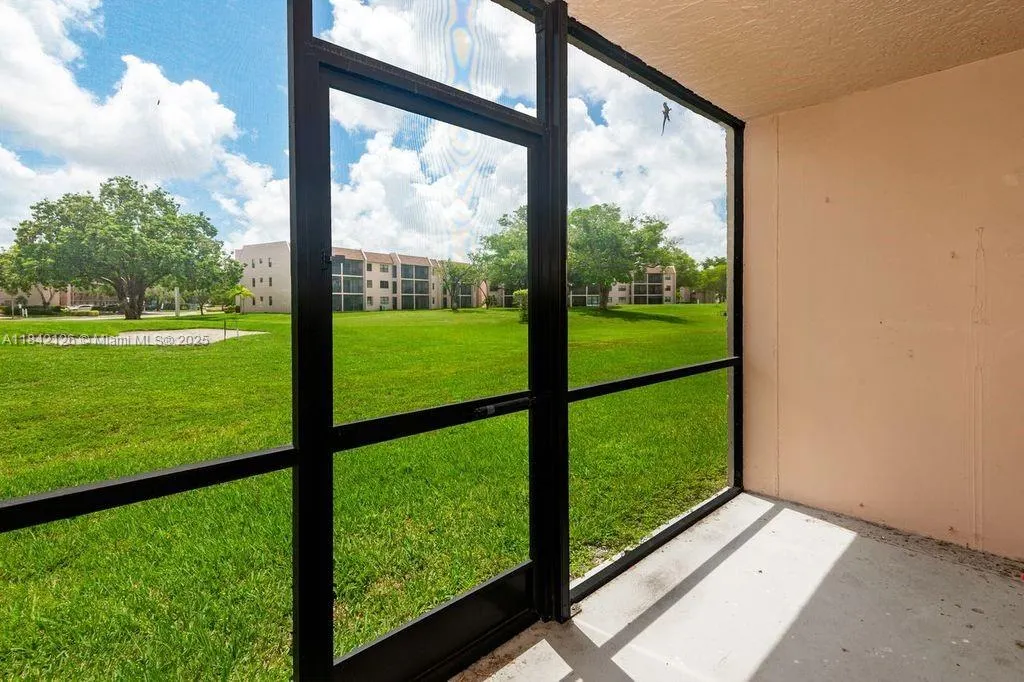 10434 Sunrise Lakes Blvd, #109