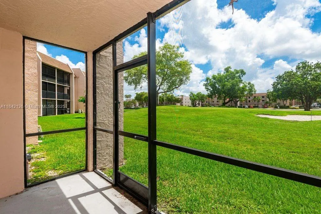 10434 Sunrise Lakes Blvd, #109