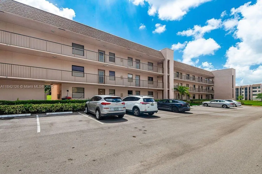 10434 Sunrise Lakes Blvd, #109