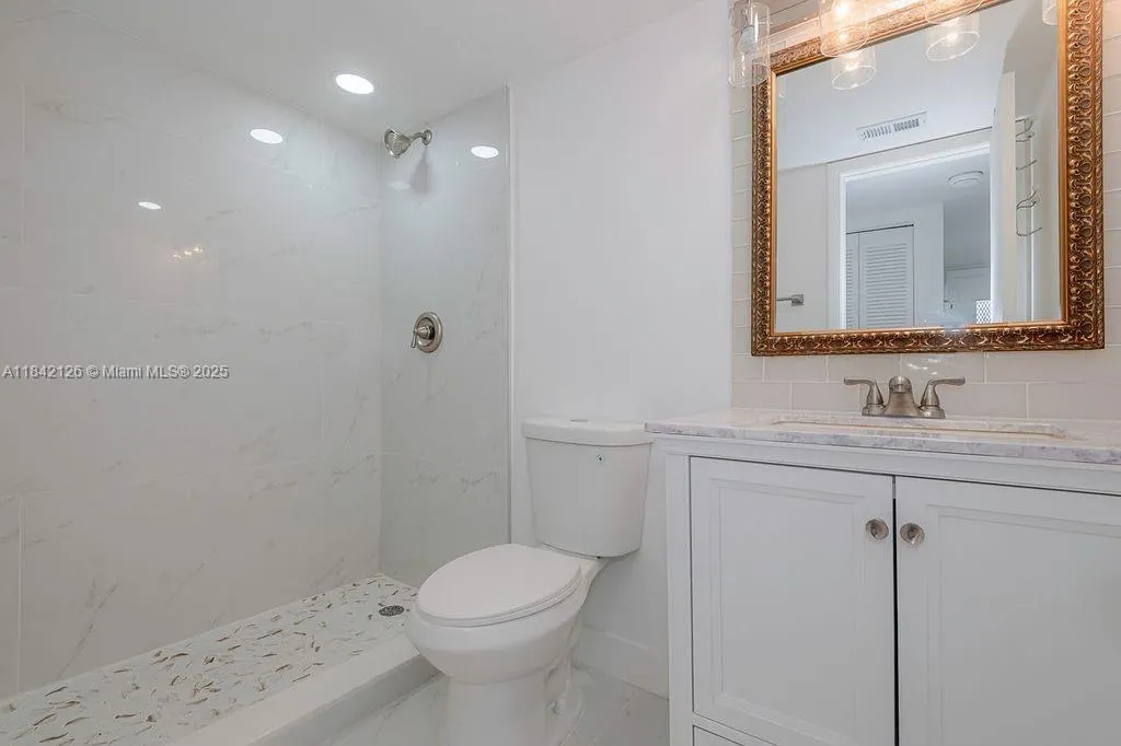 10434 Sunrise Lakes Blvd, #109