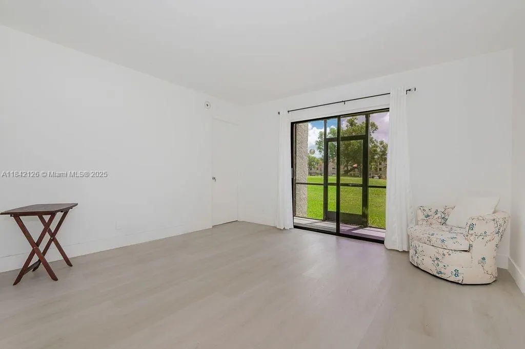 10434 Sunrise Lakes Blvd, #109