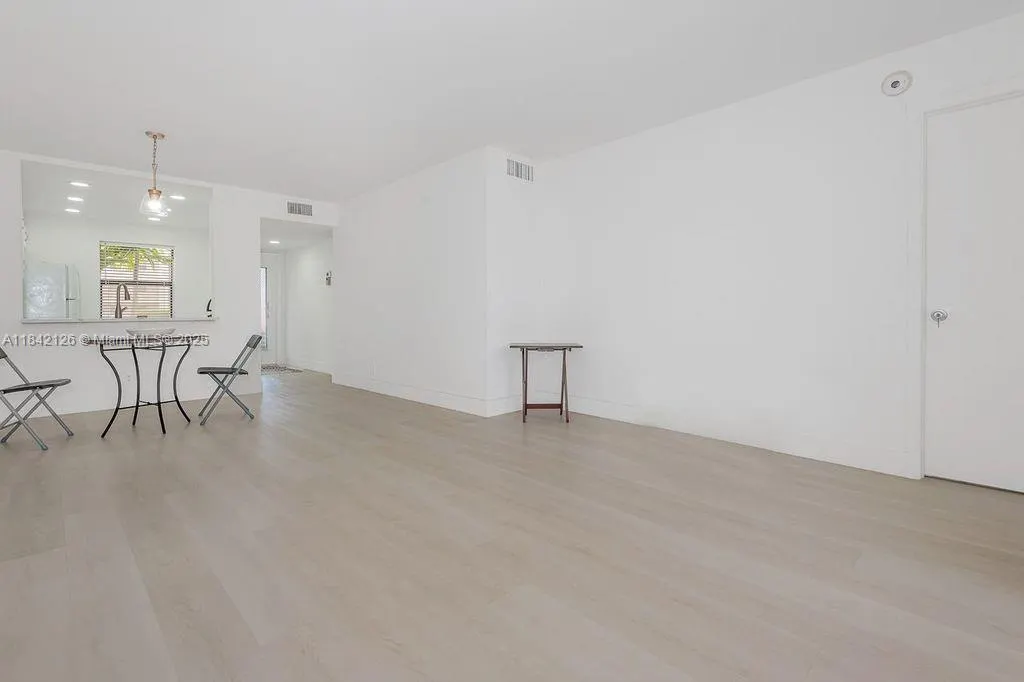 10434 Sunrise Lakes Blvd, #109