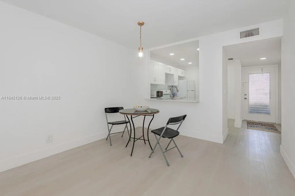 10434 Sunrise Lakes Blvd, #109