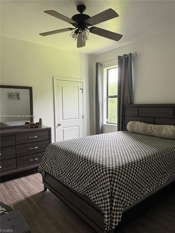3030 Iris Cir