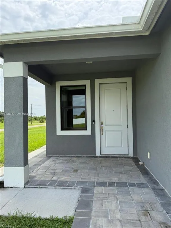 3030 Iris Cir
