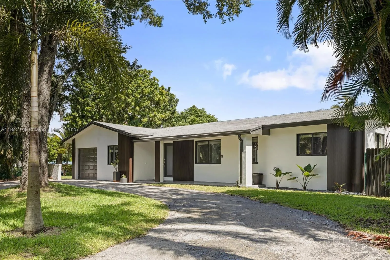 11811 NW 5th Ct