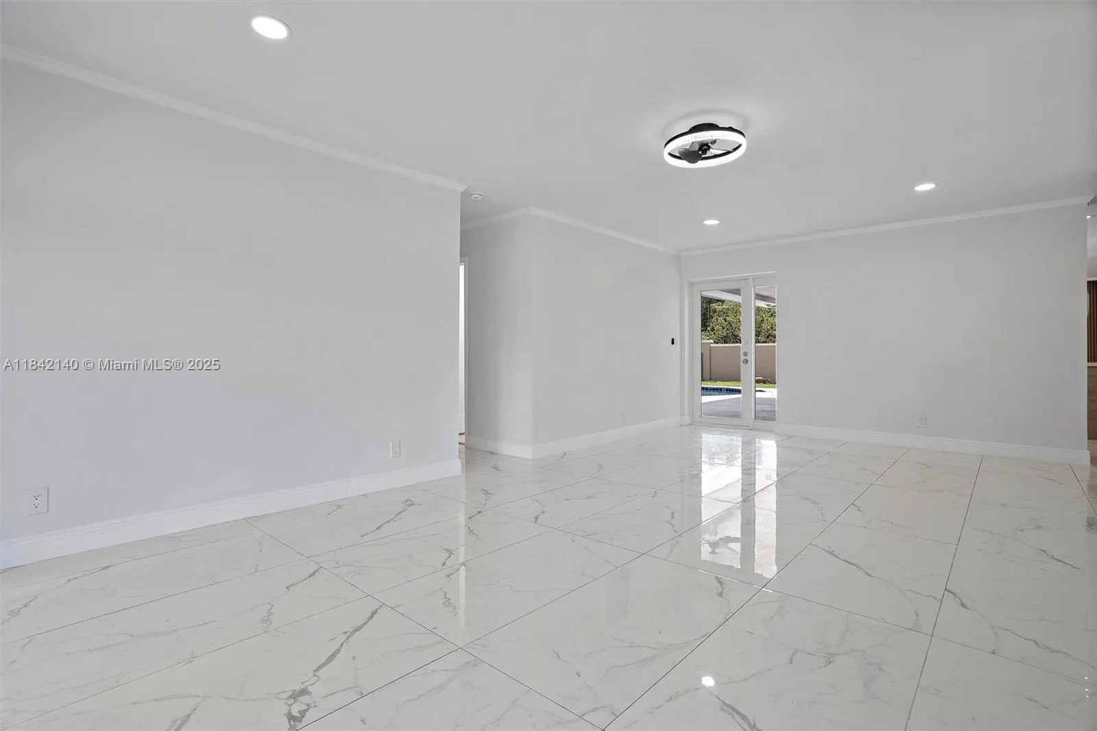 11811 NW 5th Ct