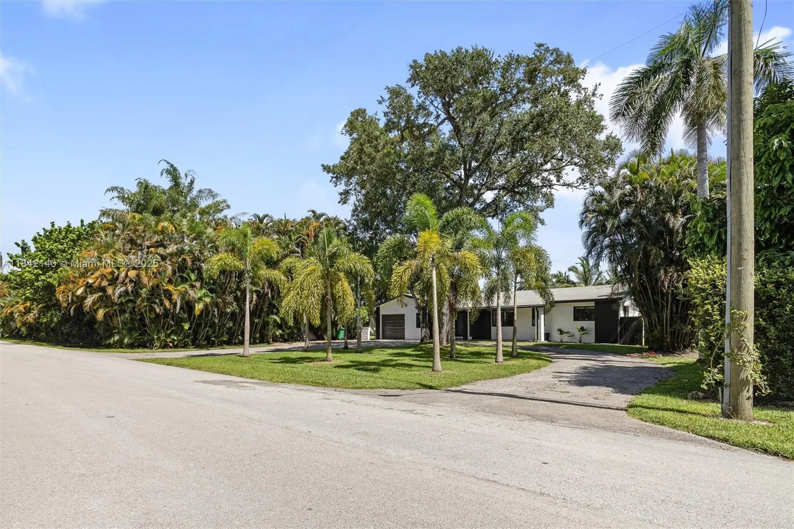 11811 NW 5th Ct