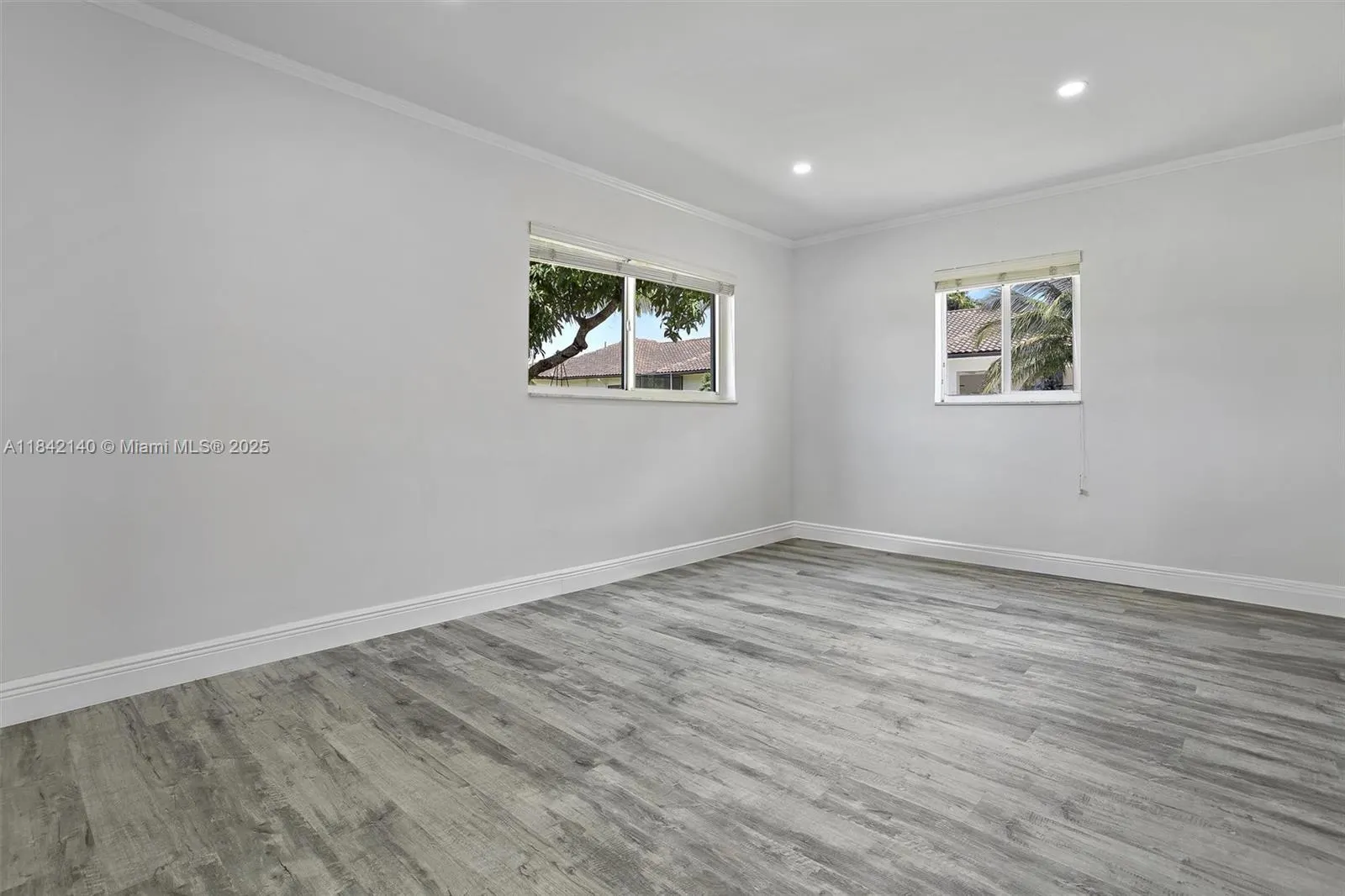 11811 NW 5th Ct