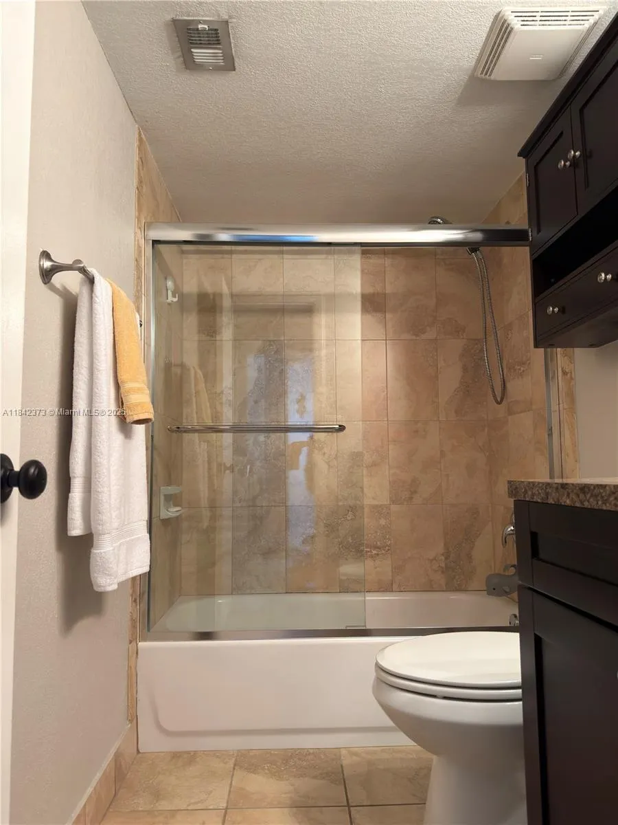 185 Lakeview Dr, #101