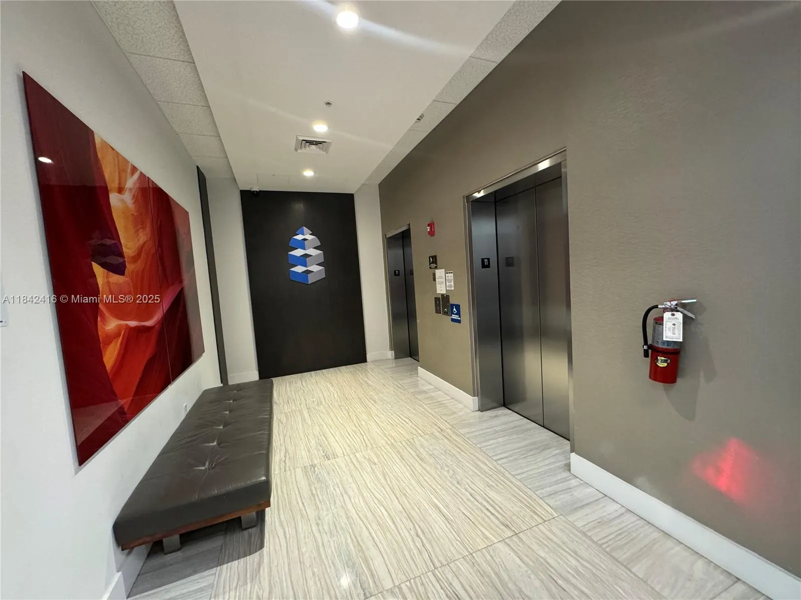 20200 W Dixie Hwy, #1109