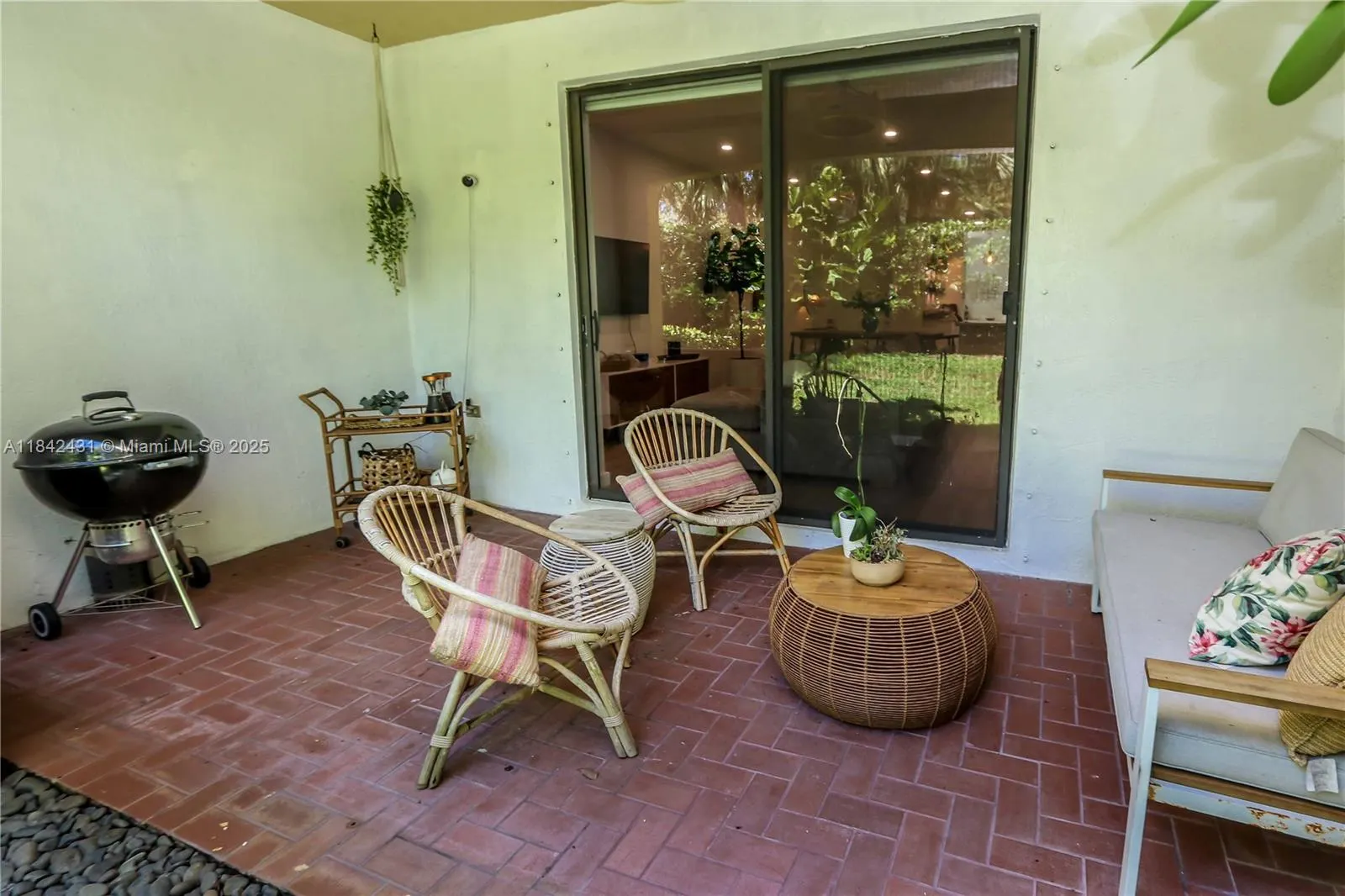 4333 Vineyard Cir