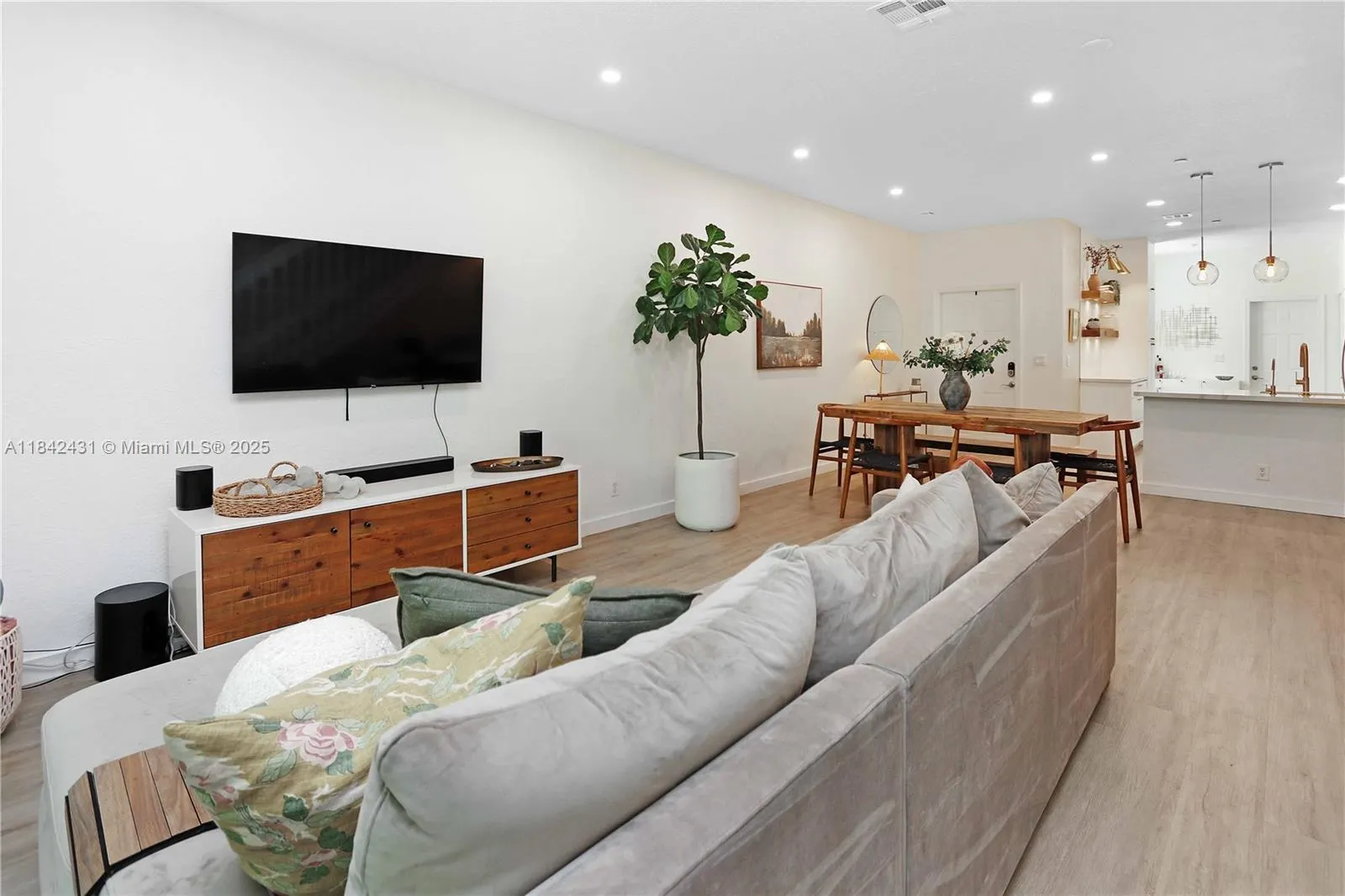 4333 Vineyard Cir