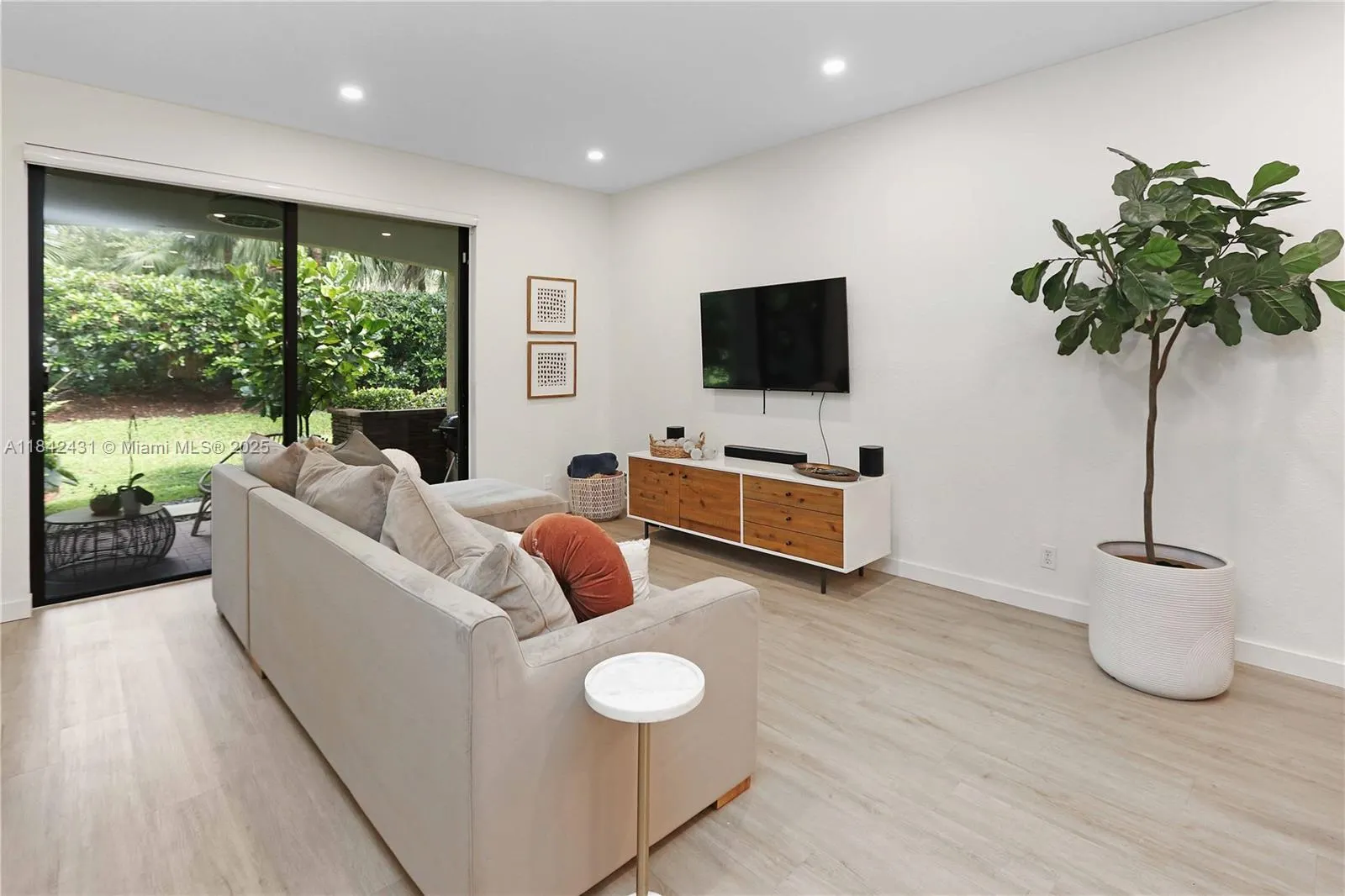 4333 Vineyard Cir