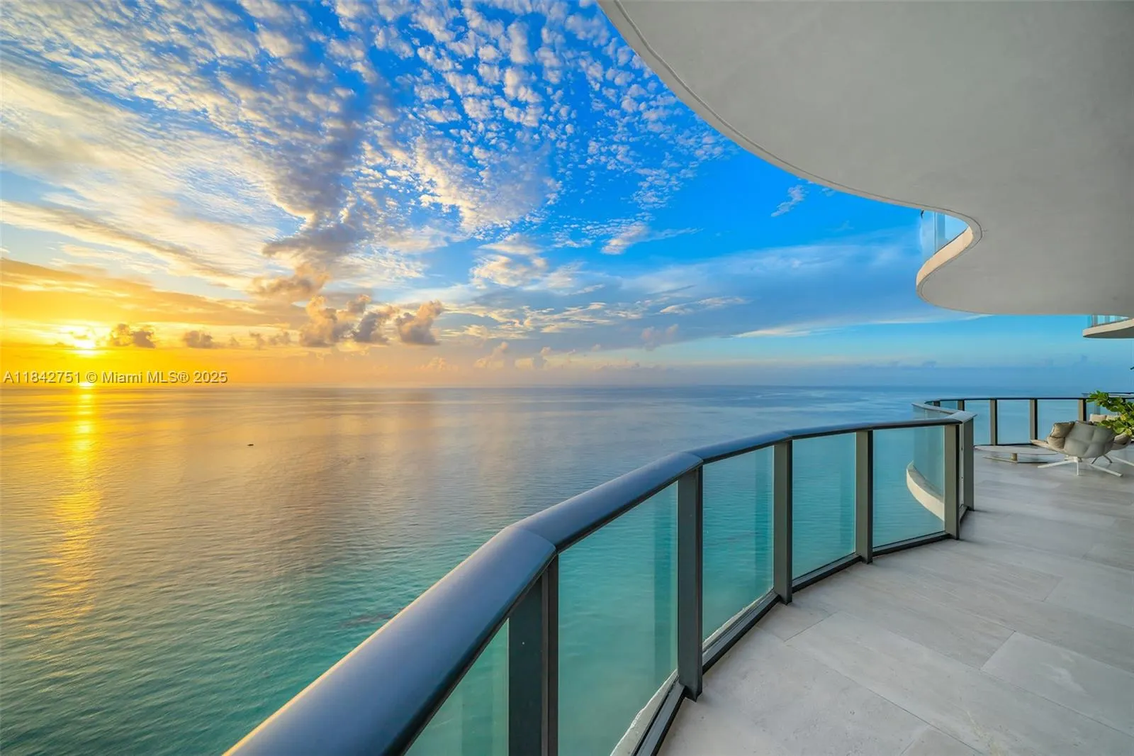 19575 Collins Ave, #38