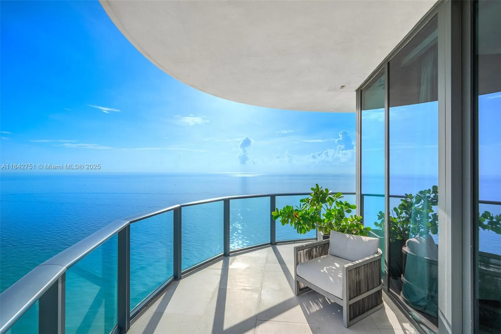 19575 Collins Ave, #38