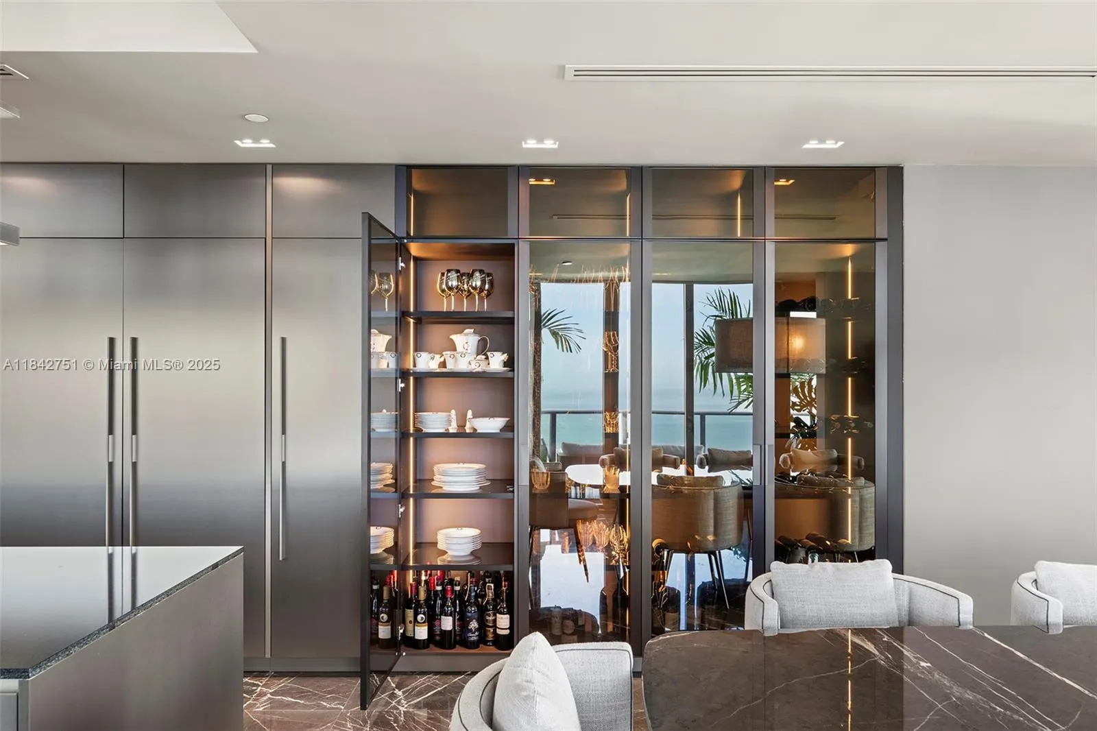19575 Collins Ave, #38