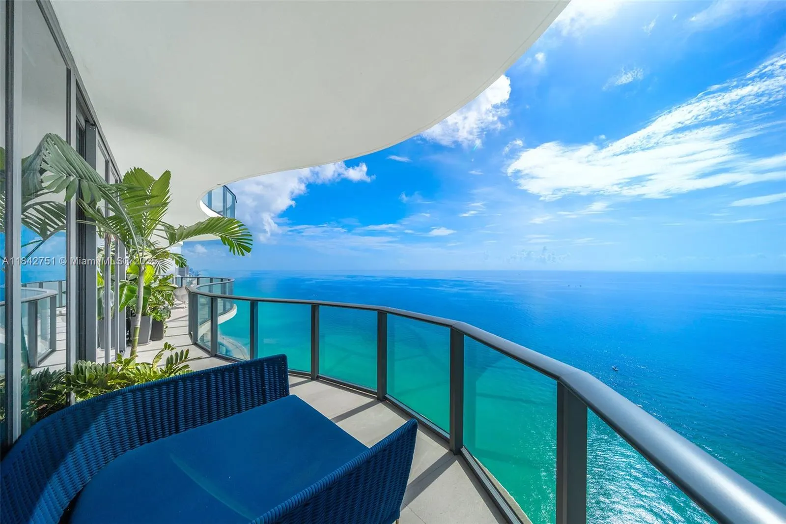 19575 Collins Ave, #38